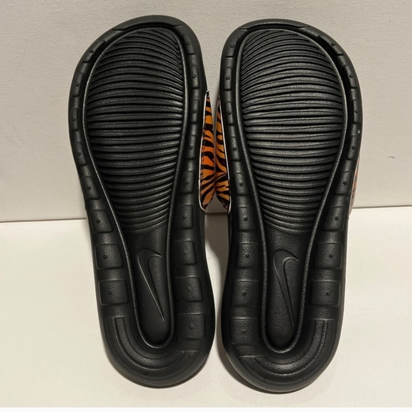 NWT Women's Nike Victori One Print Slides - Picture 14 of 16